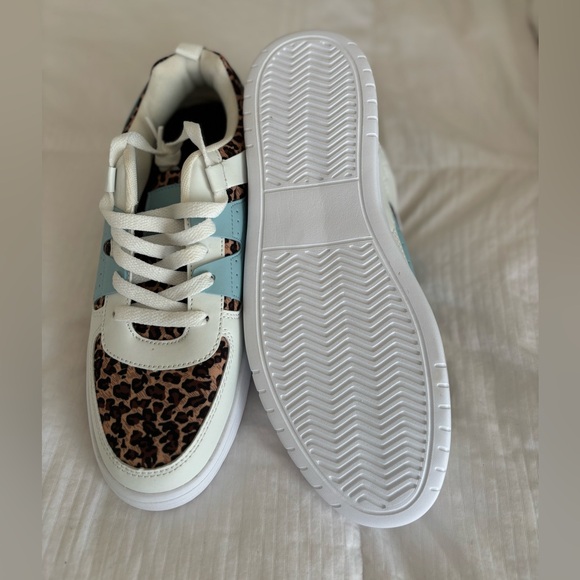 H&M platform sneaker size 41 - Picture 3 of 3